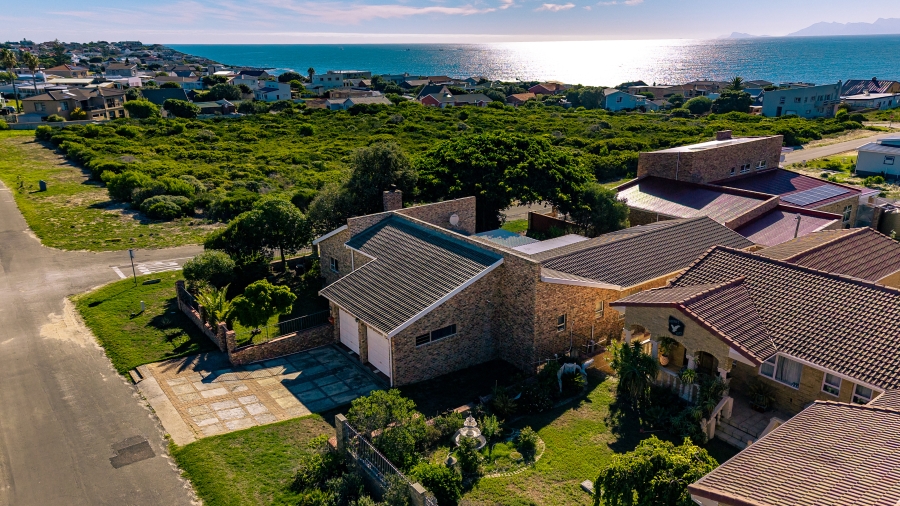 3 Bedroom Property for Sale in De Kelders Western Cape
